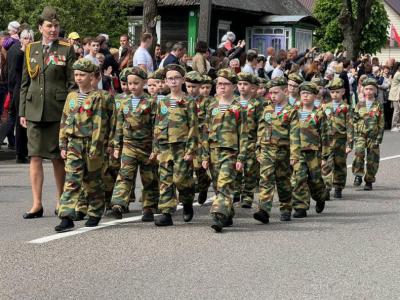 парад дошкольников в День Победы