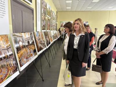 фотовыставка «Литургия с Патриархом»